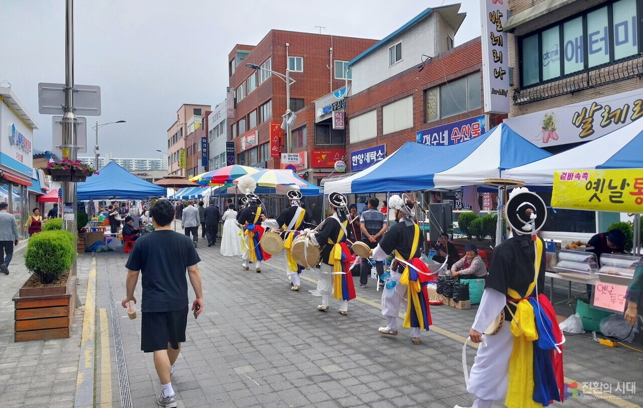 ‘35년 만의 부활’ 태안 오일장, 1년간 2만 7천 명 찾았다!